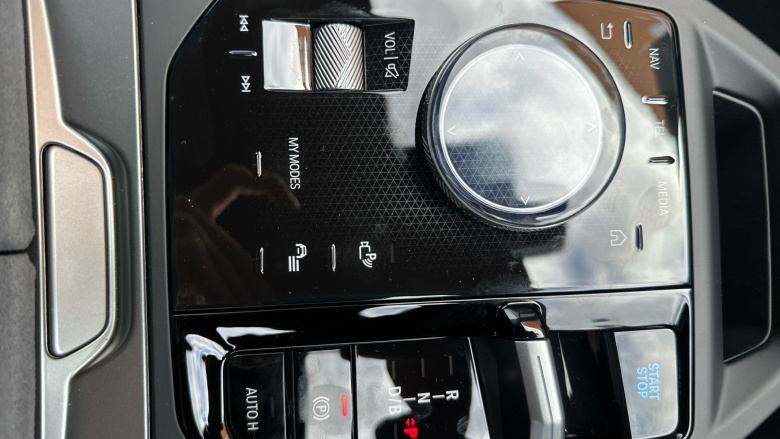 BMW iX 300kW xDrive45 Sport 101kWh 5dr Auto Electric Estate